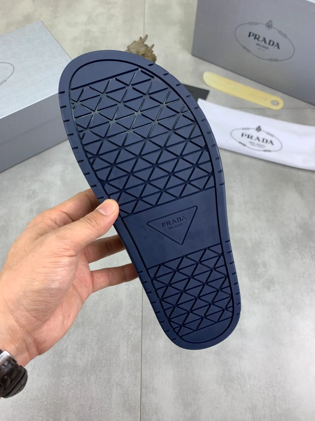 Men's shoes 💰P340💰【New style】🎁🎁🎁 PRADA Prada's new casual slippers, original official website, perfect workmanship, transmitting a kind of noble luxury, sublimating its definition of luxury in Prada's high-end extraordinary craftsmanship. Original combination outsole, code number: 38-44 (45 customized) Multiple colors 🉑️ to choose from